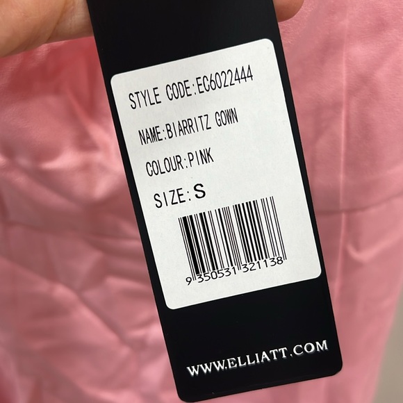 Elliatt Biarritz Gown maxi one shoulder pink - Picture 6 of 10